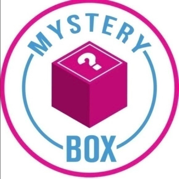 Women’s 8-PC Mystery Box / NWT, NWOT, EUC - Picture 2 of 7